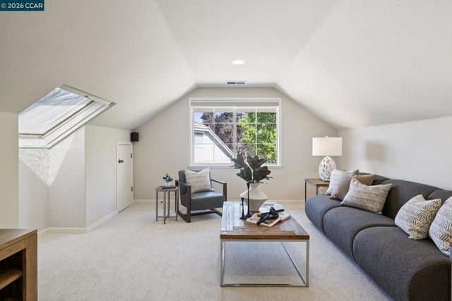 680 Quail Crest Drive, Walnut Creek, CA 94598