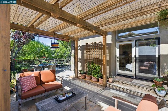 680 Quail Crest Drive, Walnut Creek, CA 94598