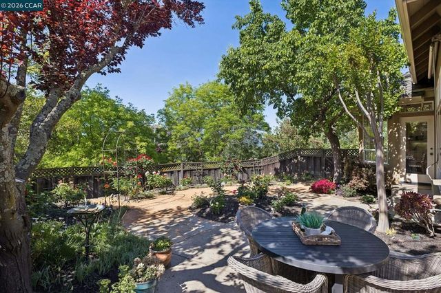 680 Quail Crest Drive, Walnut Creek, CA 94598