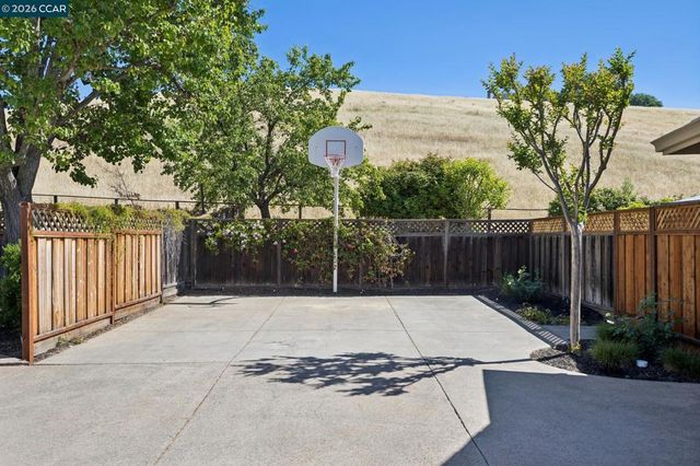 680 Quail Crest Drive, Walnut Creek, CA 94598