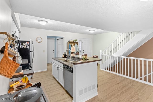 768 Beverly Avenue, Canal Fulton, OH 44614