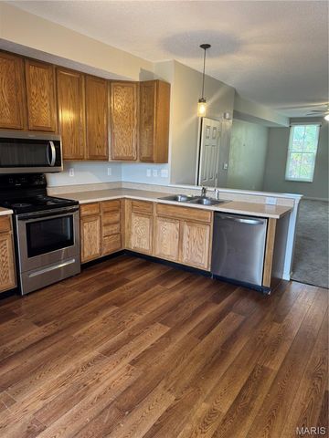 3245 Domain Street, St Charles, MO 63301
