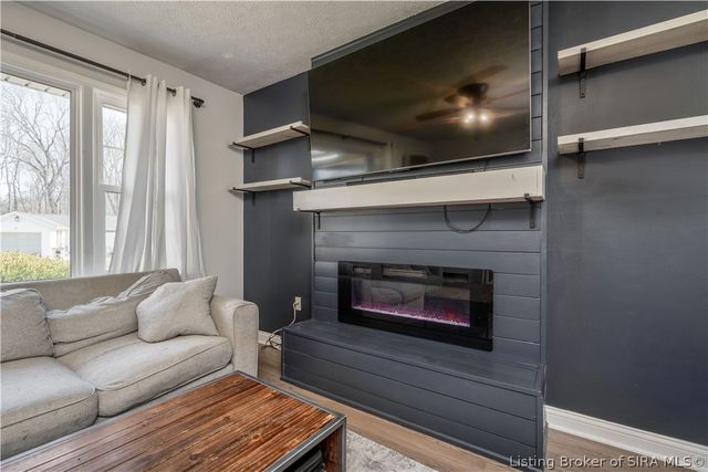 1801 Flintlock Drive, Jeffersonville, IN 47130