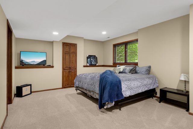14905 White Oak Drive, Burnsville, MN 55337