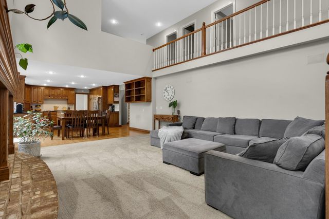 14905 White Oak Drive, Burnsville, MN 55337