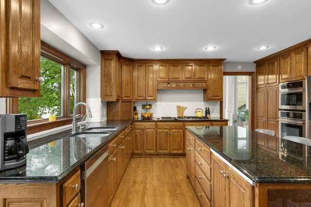 14905 White Oak Drive, Burnsville, MN 55337