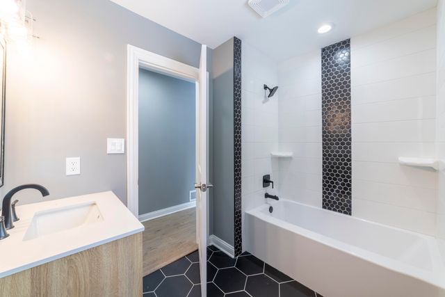 8205 Parkview Avenue, Munster, IN 46321