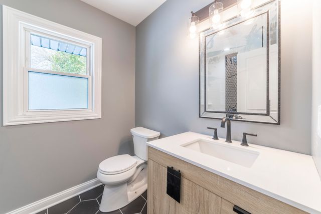 8205 Parkview Avenue, Munster, IN 46321