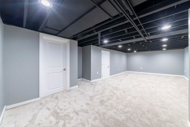 8205 Parkview Avenue, Munster, IN 46321