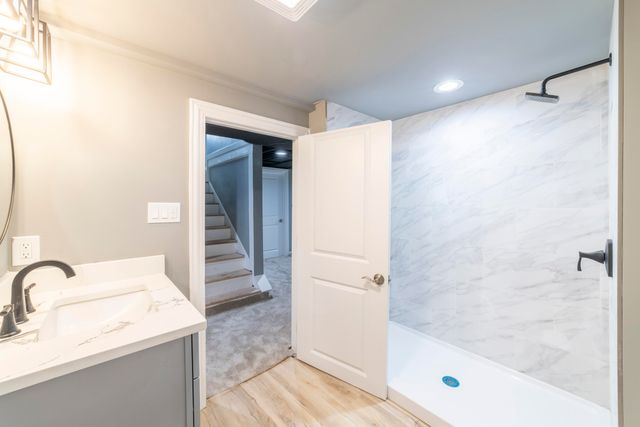 8205 Parkview Avenue, Munster, IN 46321