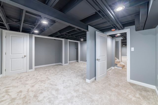 8205 Parkview Avenue, Munster, IN 46321