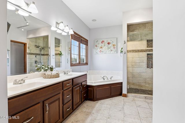 5645 Keener Road, Monclova, OH 43542