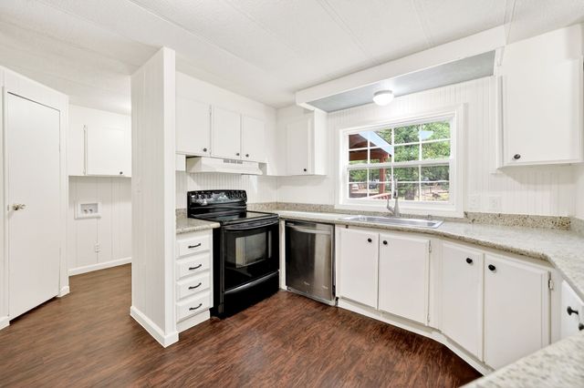 110 Summer Lane, Mabank, TX 75156