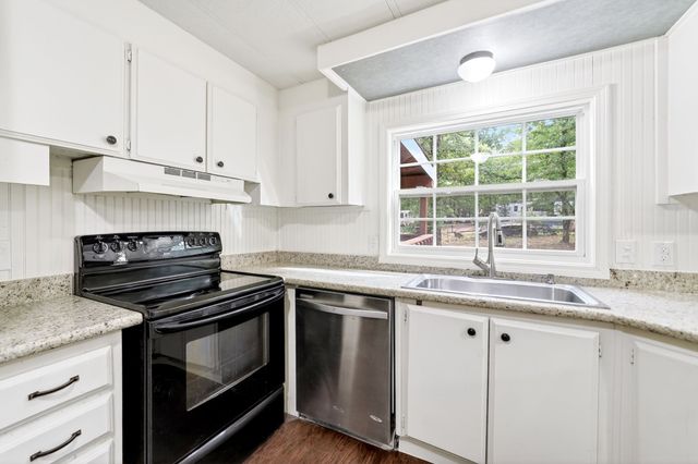 110 Summer Lane, Mabank, TX 75156