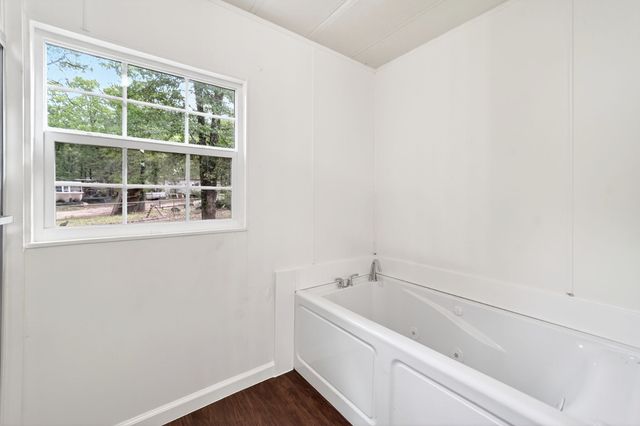 110 Summer Lane, Mabank, TX 75156