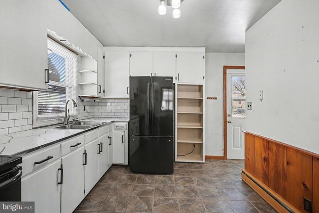 215 N MAPLE ST, Elizabethtown, PA 17022