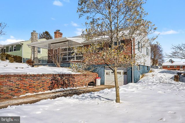 215 N MAPLE ST, Elizabethtown, PA 17022