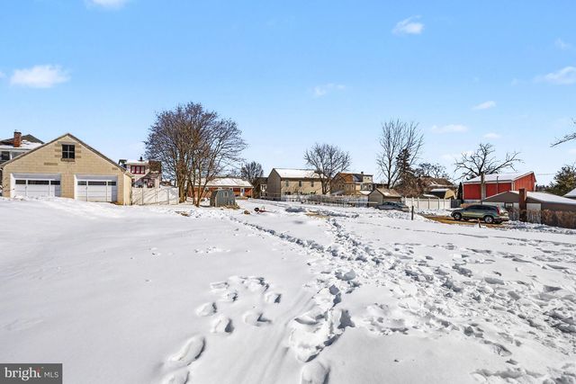 215 N MAPLE ST, Elizabethtown, PA 17022