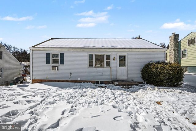 215 N MAPLE ST, Elizabethtown, PA 17022