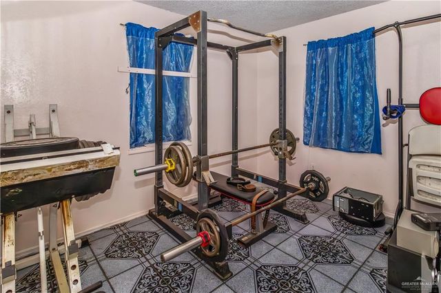 1000 N Mayberry Boulevard, Mission, TX 78573