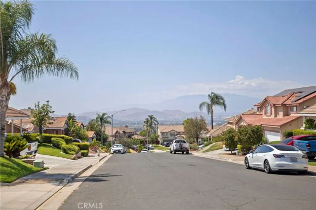 1372 Haddington Dr, Riverside, CA 92507