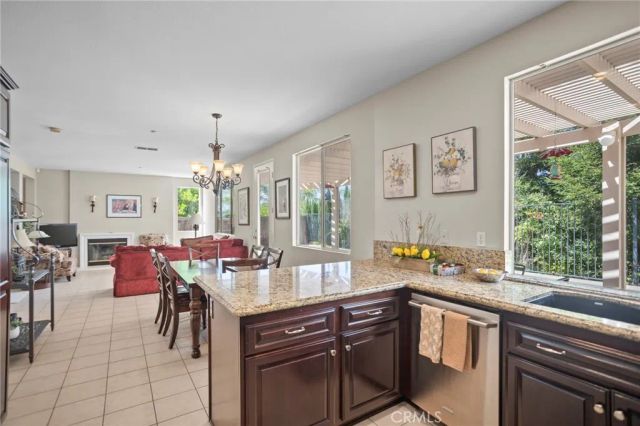 1372 Haddington Dr, Riverside, CA 92507