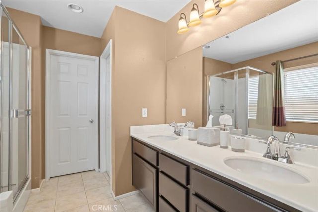 1372 Haddington Dr, Riverside, CA 92507