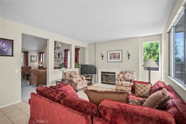 1372 Haddington Dr, Riverside, CA 92507