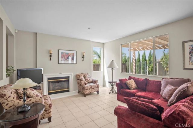 1372 Haddington Dr, Riverside, CA 92507