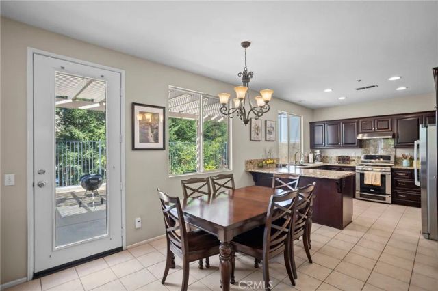 1372 Haddington Dr, Riverside, CA 92507