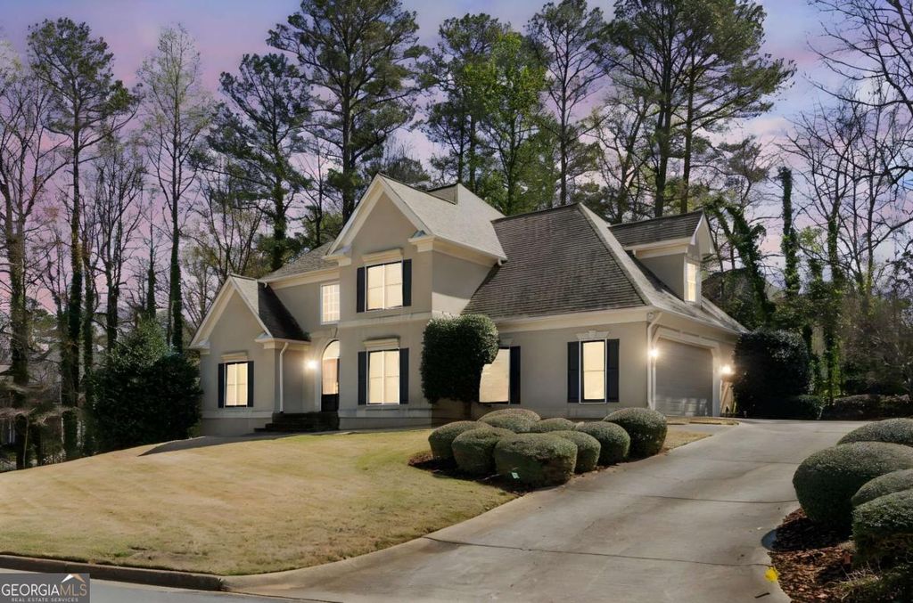 1480 Chinook Court SW, Lilburn, GA 30047