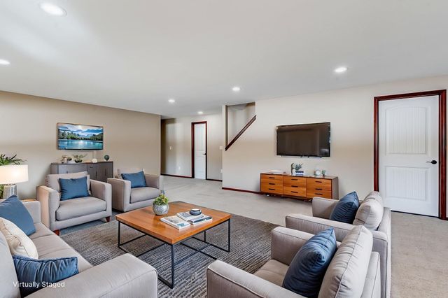 3901 N Lake Ridge St, Wichita, KS 67205