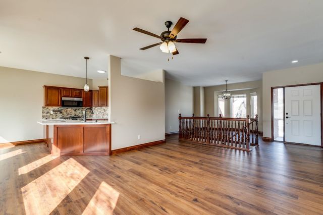 3901 N Lake Ridge St, Wichita, KS 67205