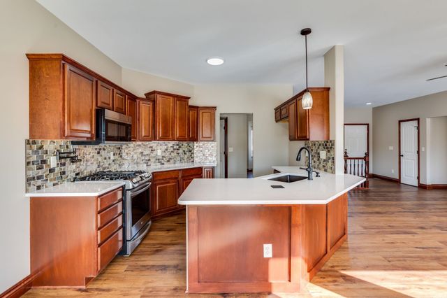 3901 N Lake Ridge St, Wichita, KS 67205