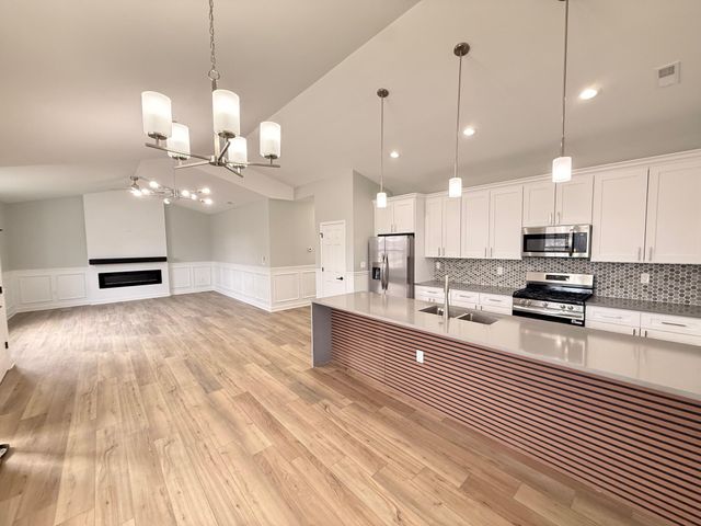 7456 Wilson Place, Merrillville, IN 46410