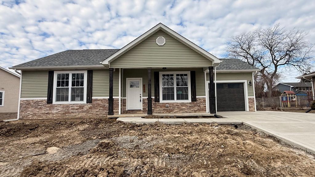 7456 Wilson Place, Merrillville, IN 46410