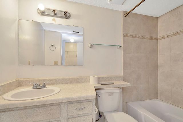 6320 NEWTOWN CIRCLE 20B1, Tampa, FL 33615