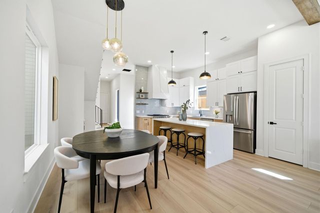 208 B E 31st Street Street, Houston, TX 77018