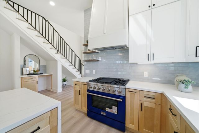 208 B E 31st Street Street, Houston, TX 77018