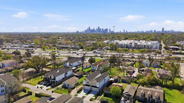 208 B E 31st Street Street, Houston, TX 77018