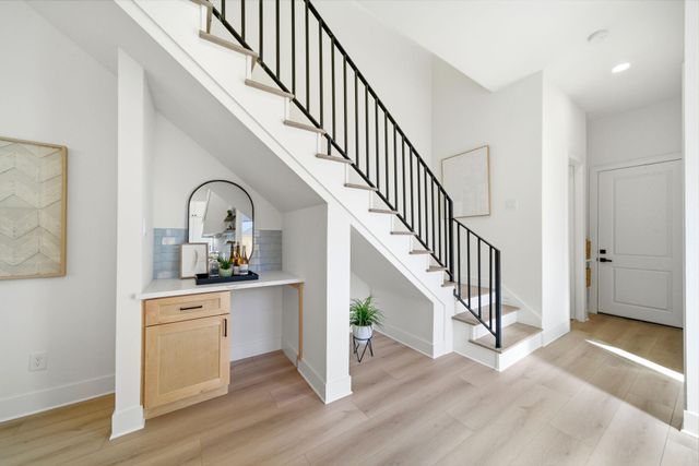 208 B E 31st Street Street, Houston, TX 77018