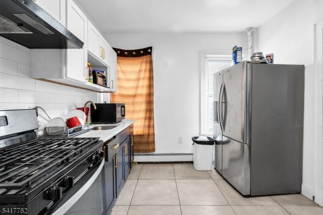 9 Lindsley Pl, East Orange City, NJ 07018