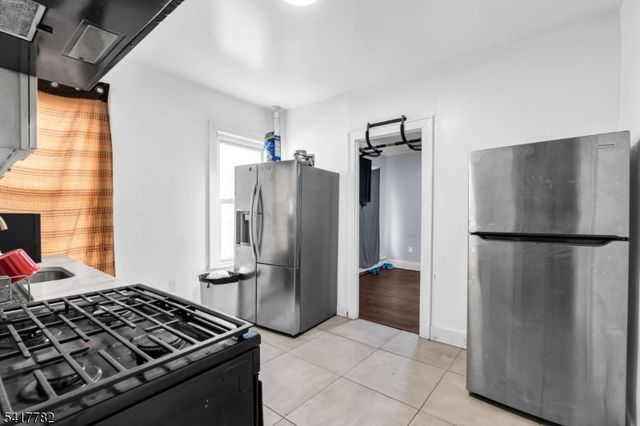 9 Lindsley Pl, East Orange City, NJ 07018