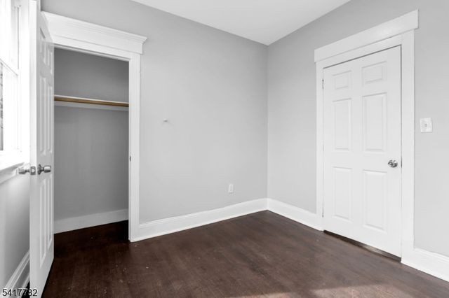 9 Lindsley Pl, East Orange City, NJ 07018