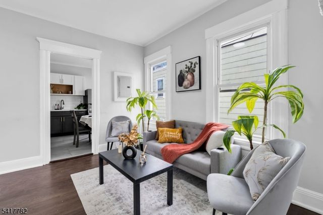 9 Lindsley Pl, East Orange City, NJ 07018