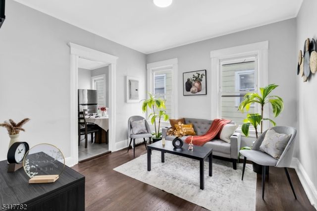 9 Lindsley Pl, East Orange City, NJ 07018