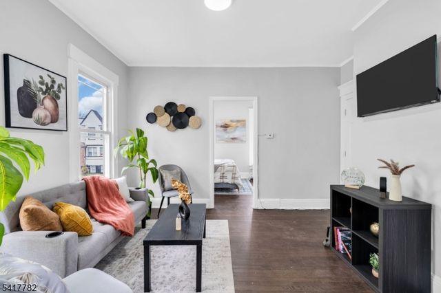 9 Lindsley Pl, East Orange City, NJ 07018