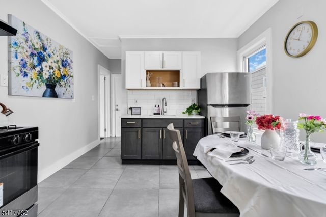 9 Lindsley Pl, East Orange City, NJ 07018