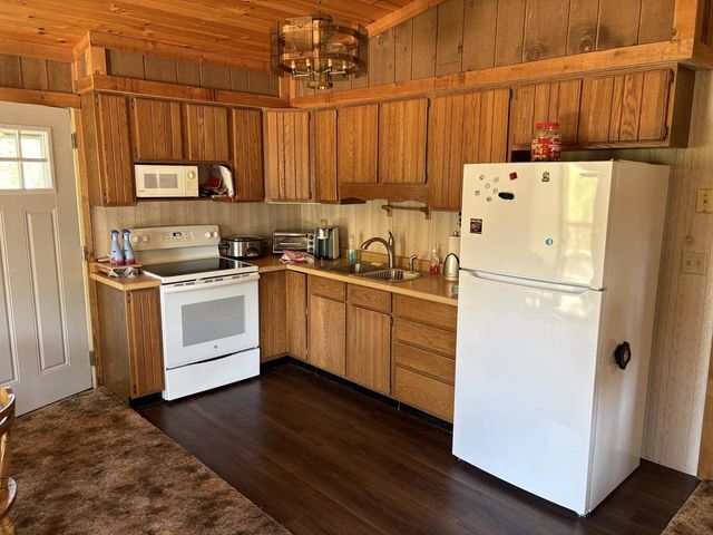 1186 Fairway Trail, Nekoosa, WI 54457