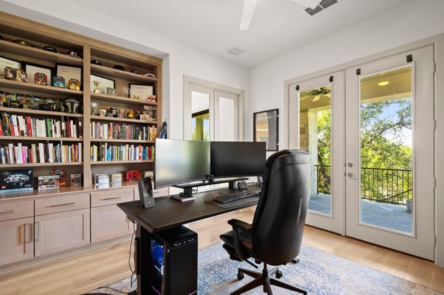 900 Bristol Creek BND, Austin, TX 78738